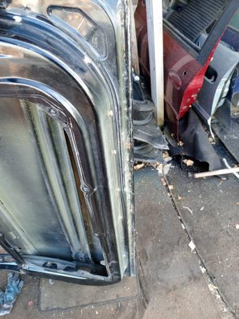 Дверь передняя правая Ford Fiesta 5 1692529