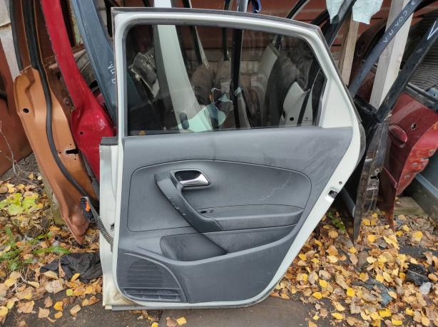 Дверь задняя правая Volkswagen Polo 5 rus 6RU833056C
