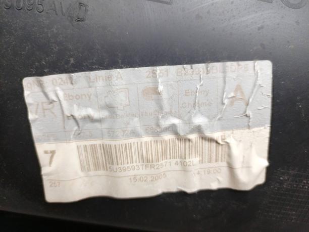 Обшивка двери передней правой Ford Fiesta 5 1374681