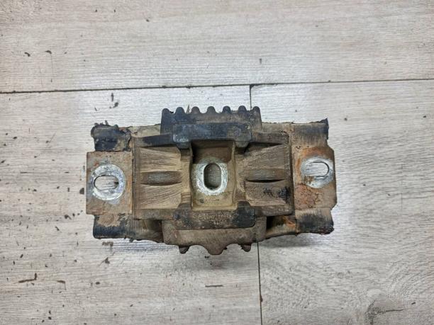 Опора КПП Ford Fiesta 5 / Fusion 1148452
