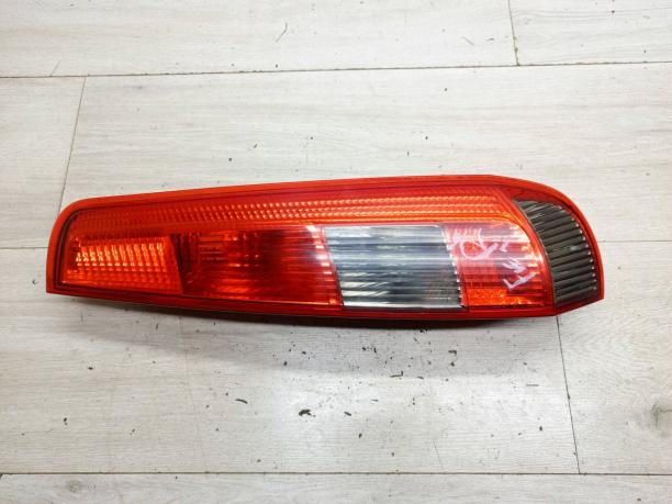 Фонарь задний правый Ford Fiesta 5 2S5113A602BA