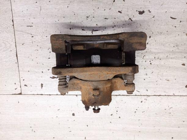 Суппорт передний правый Toyota Corolla E12 4773002100