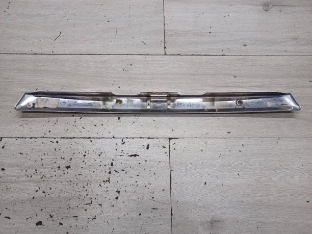 Накладка багажника Nissan Tiida C11 седан 84810-EM40B