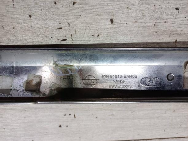 Накладка багажника Nissan Tiida C11 седан 84810-EM40B