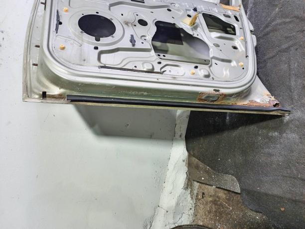 Дверь передняя правая Renault Duster КОРОЗИЯ 801006719R