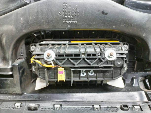 Торпедо с подушкой  Volkswagen Passat B6 3C1857004AJTKV