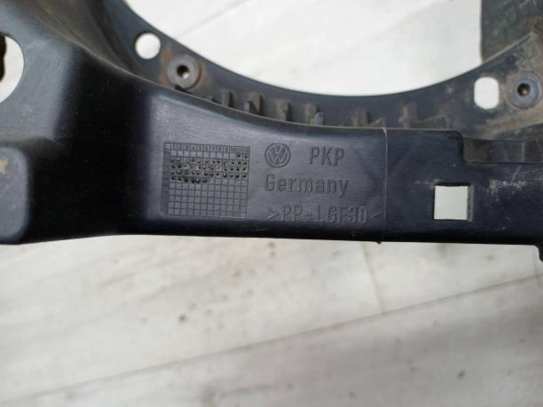 Панель передняя Volkswagen Passat B6 3C0805588J