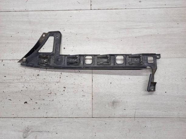 Направляющая бампера заднего VW Passat B6 3C5807394