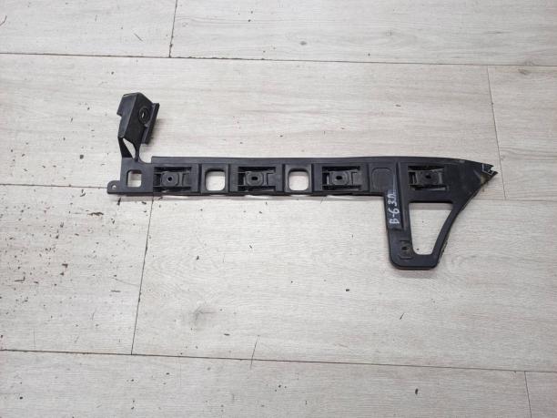 Направляющая бампера заднего VW Passat B6 3C5807393