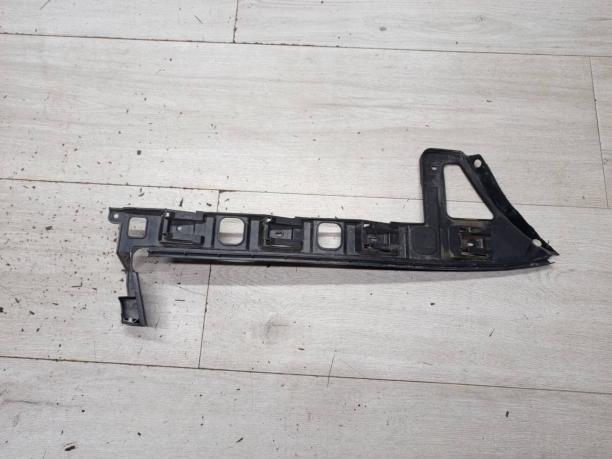 Направляющая бампера заднего VW Passat B6 3C5807393