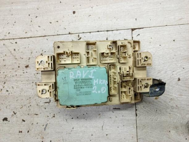 Блок предохранителей Toyota RAV 4 1 82732-42020