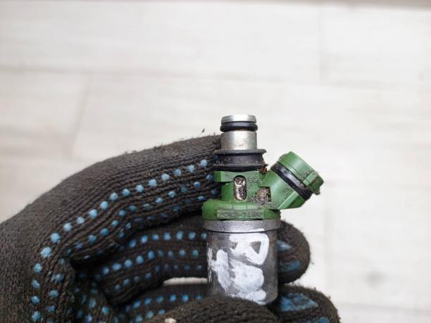 Топливная форсунка Toyota 2325074100