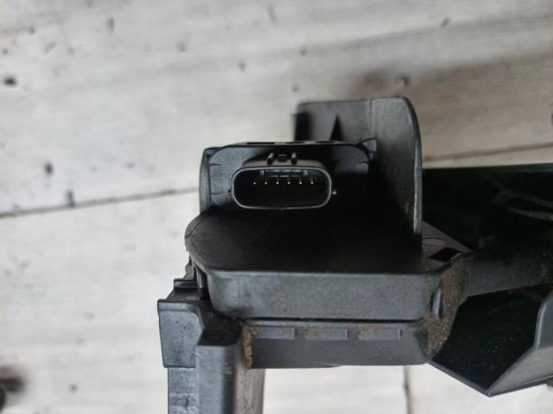 Педаль газа Mazda GHK3-41-600G