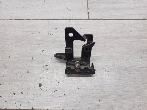Крюк замка капота Mercedes 2048800064