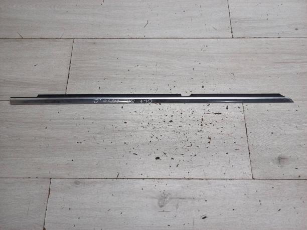 Молдинг стекла двери задней левой Mercedes W166 