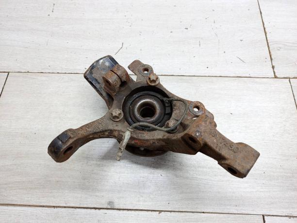 Кулак передний правый Astra H / Zafira B 13156038