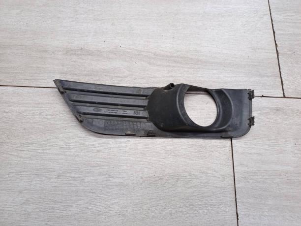 Решетка бампера правая Ford Focus 2 4M5119952AE