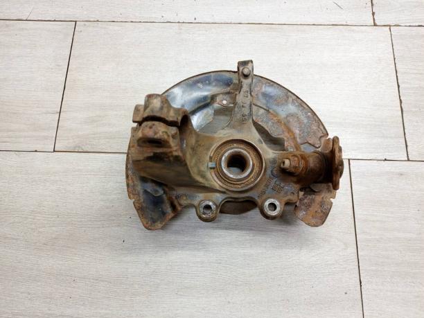 Кулак передний правый Ford Focus 2 / C-Max 3M513K170BH