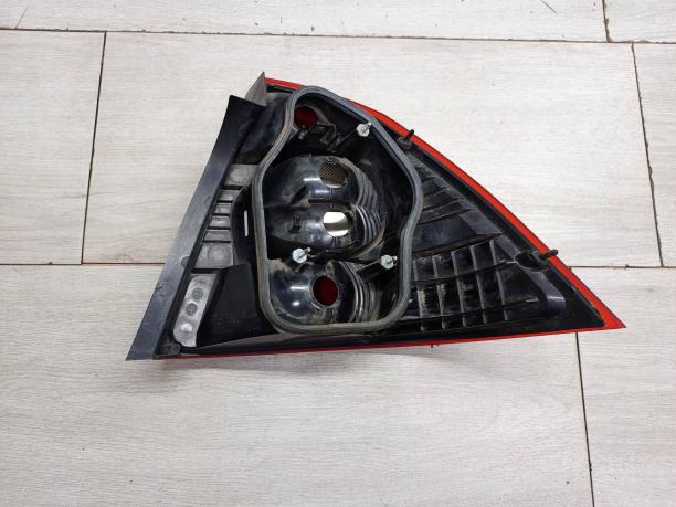 Фонарь задний левый Ford Focus 2 1333834