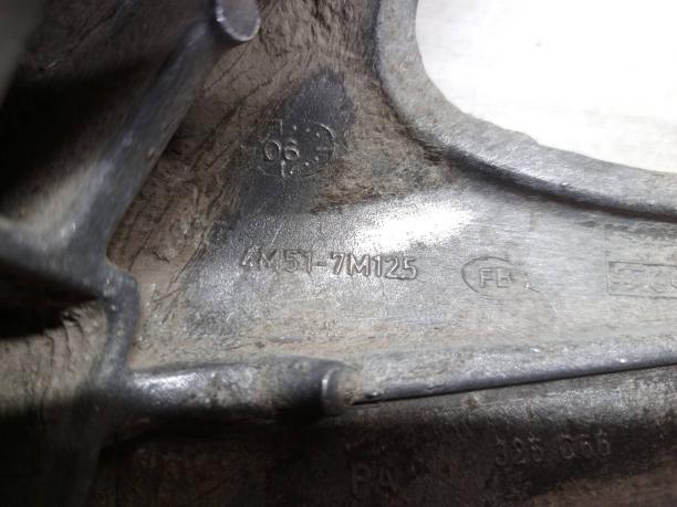 Кронштейн опоры кпп Ford Focus 2 / C-Max 4M517M125FB