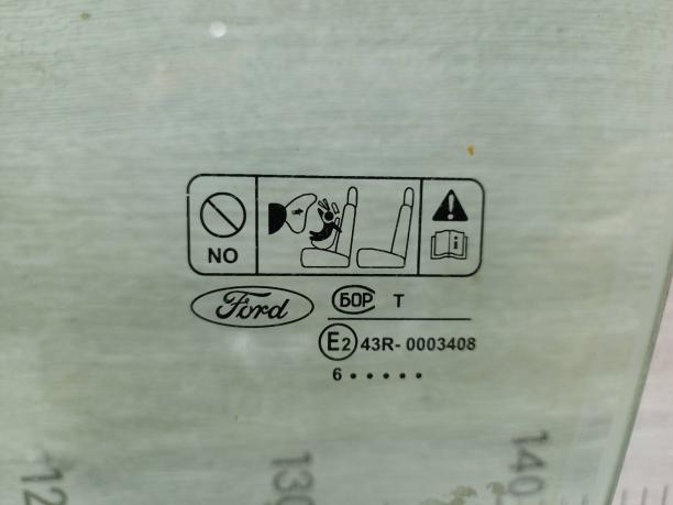 Обшивка двери передней левой Ford Focus 2 1342624