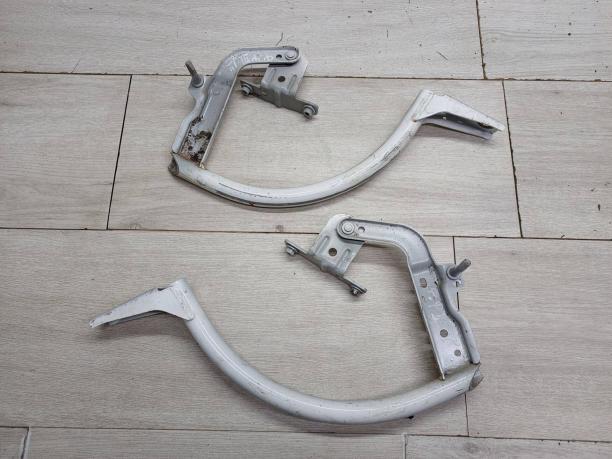 Петля багажника Ford Focus 3 