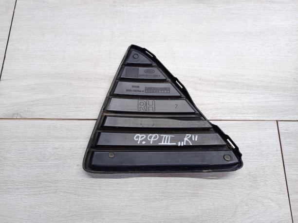 Решетка бампера правая Ford Focus 3 BM5117K946AC