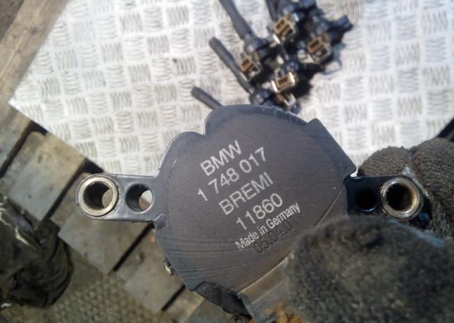 Катушка зажигания BMW 12131748017