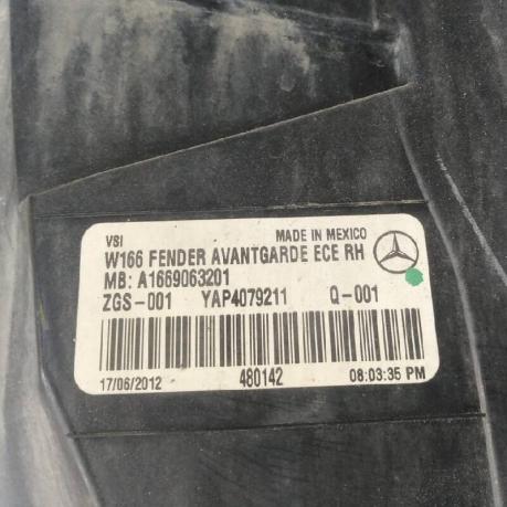 Mercedes W166 Фонарь в крыло правый GLE A1669063201