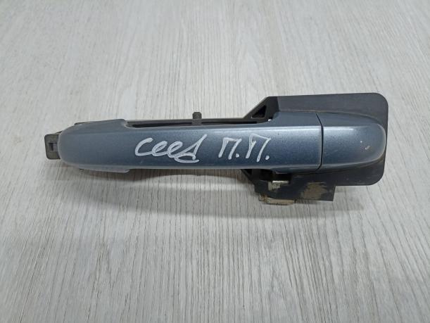 Ручка наружная передней правой двери Kia Ceed 826511H010
