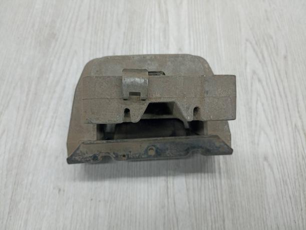Опора КПП левая Audi A3 8L 1J0199555AK