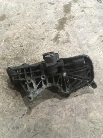 Кронштейн генератора Renault Duster 8200325674