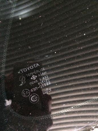Стекло заднее боковое правое Toyota RAV 4 6271042130