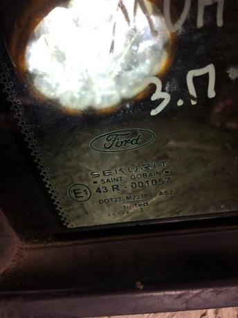 Стекло задней правой двери Ford Mondeo 3 1417670