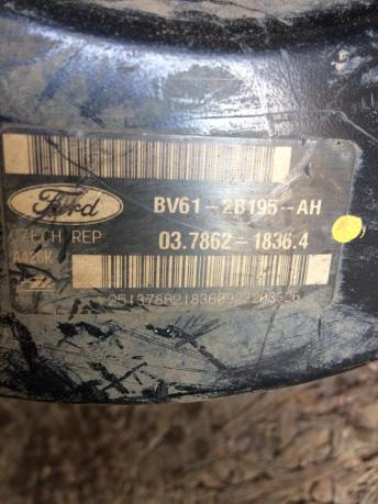 Вакуумный усилитель тормозов Ford Focus 3 1762509
