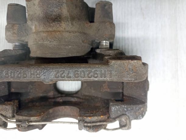 Суппорт передний правый Volvo S60 8251317
