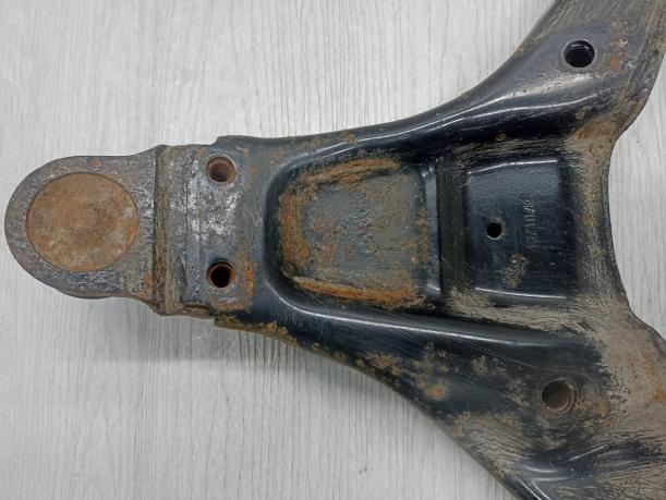 Рычаг передний правый Volkswagen Crafter 2E0407152M
