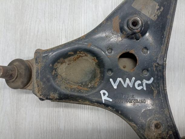 Рычаг передний правый Volkswagen Crafter 2E0407152M