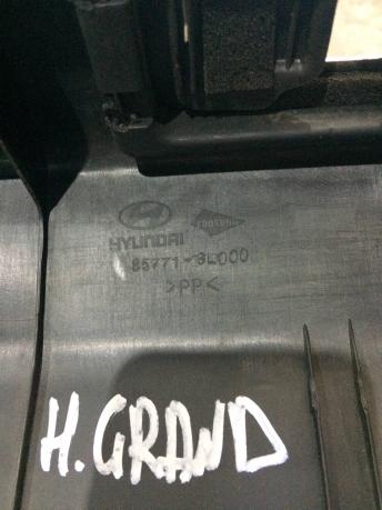 Накладка замка крышки багажника Hyundai Grandeur 857703L000LK
