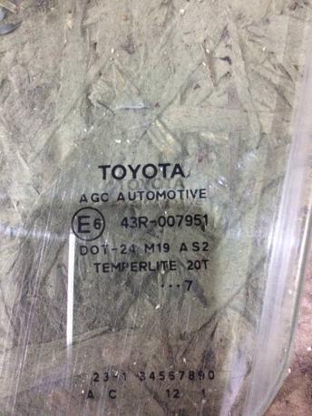 Стекло передней левой двери Toyota Auris 6810202230