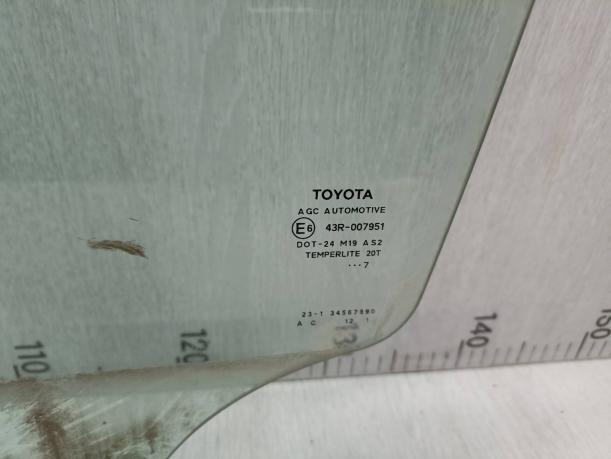 Стекло передней левой двери Toyota Auris e150 6810202230
