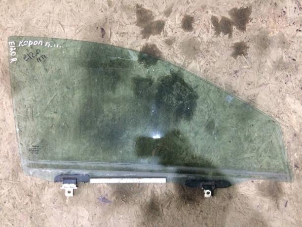Стекло передней правой двери Toyota Corolla E12 6810102100