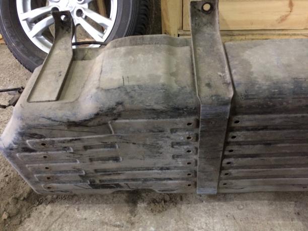 Бензобак Jeep Grand Cherokee 52090266AG