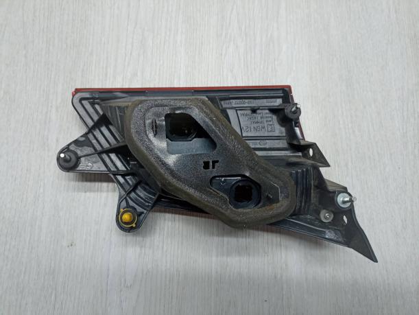 Фонарь задний правый внутренний Subaru Legacy B14 84912AJ250