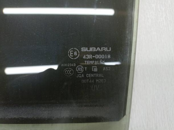Стекло задней левой двери Subaru Legacy B14 62011AJ110
