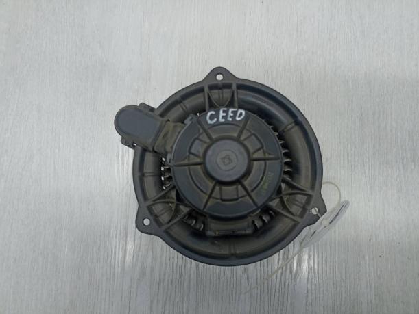 Моторчик печки Kia Ceed 1 971131H000