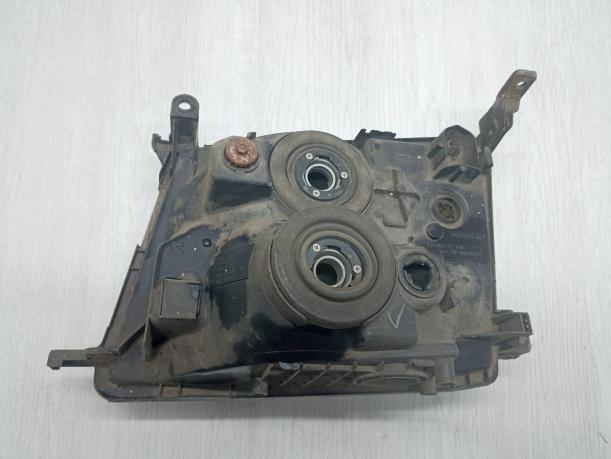 Фара правая Toyota Land Cruiser 100 8101060061