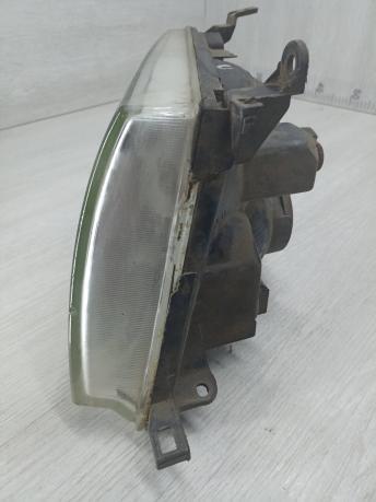 Фара правая Toyota Land Cruiser 100 8101060061