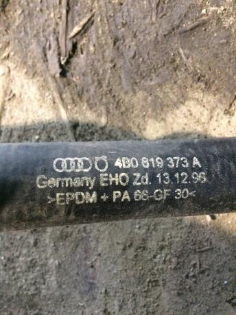 Патрубок системы охлаждения Audi A6 C5 4B0121055E