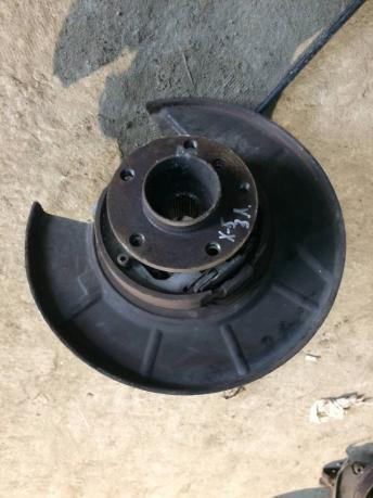 Кулак задний левый BMW X5 E53 33321095239